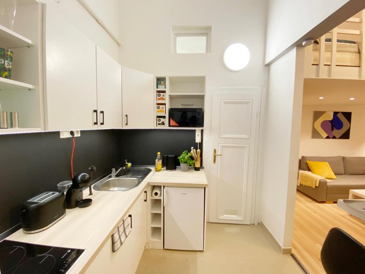 Goldart Design Apartment In The Heart Of Budapest Exterior foto